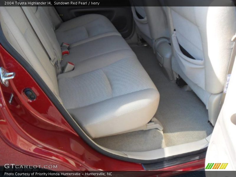 Sundown Red Pearl / Ivory 2004 Toyota Highlander I4