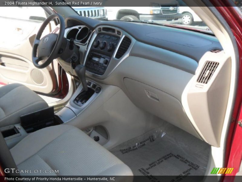 Sundown Red Pearl / Ivory 2004 Toyota Highlander I4