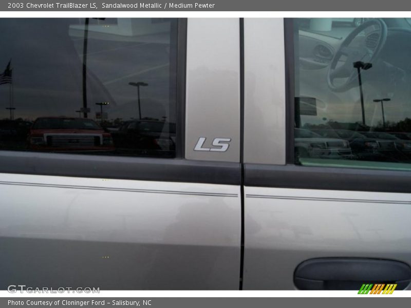 Sandalwood Metallic / Medium Pewter 2003 Chevrolet TrailBlazer LS