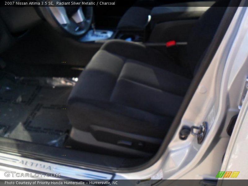 Radiant Silver Metallic / Charcoal 2007 Nissan Altima 3.5 SE