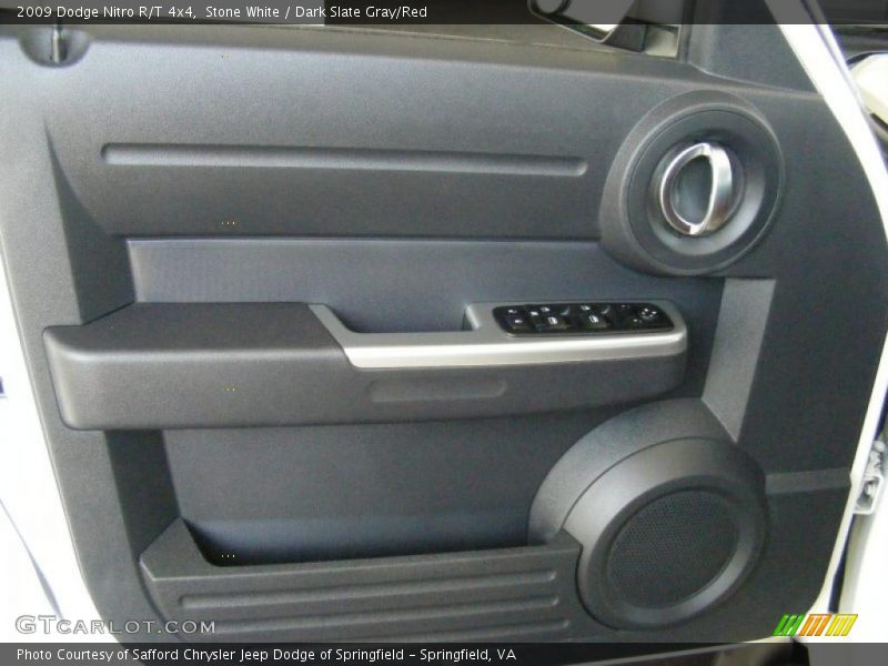 Door Panel of 2009 Nitro R/T 4x4