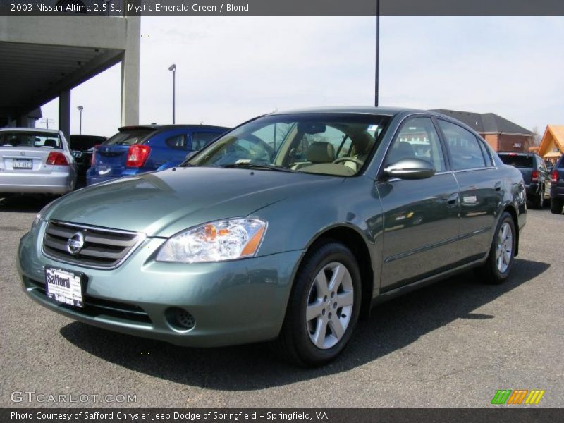 Front 3/4 View of 2003 Altima 2.5 SL