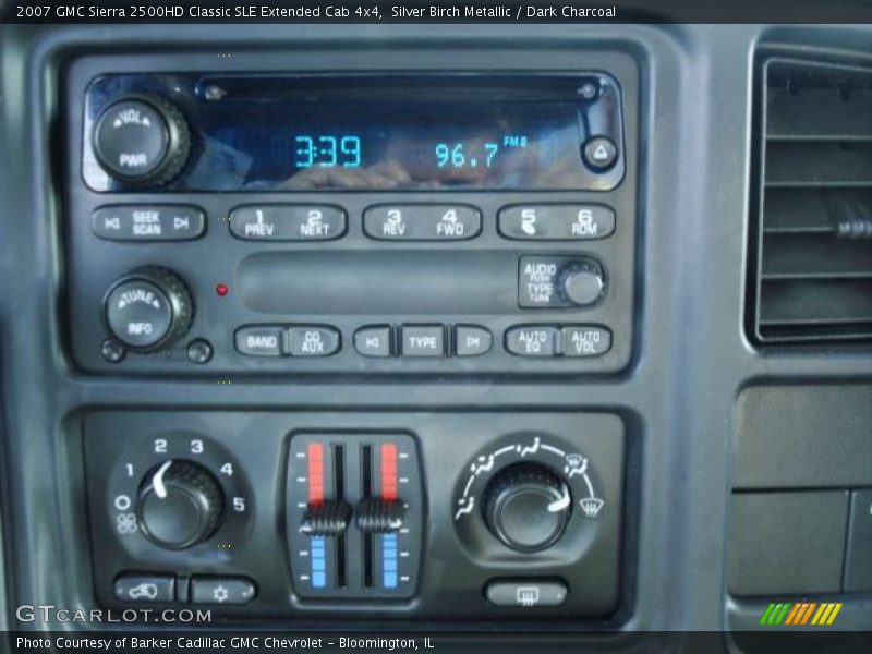Silver Birch Metallic / Dark Charcoal 2007 GMC Sierra 2500HD Classic SLE Extended Cab 4x4