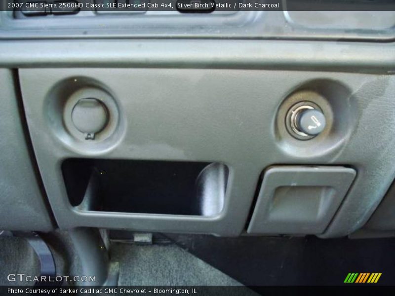 Silver Birch Metallic / Dark Charcoal 2007 GMC Sierra 2500HD Classic SLE Extended Cab 4x4