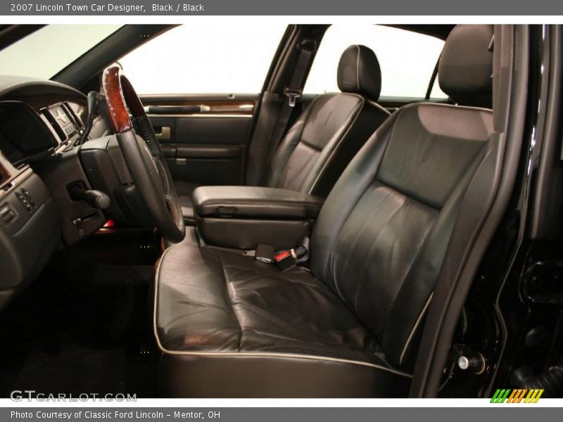  2007 Town Car Designer Black Interior