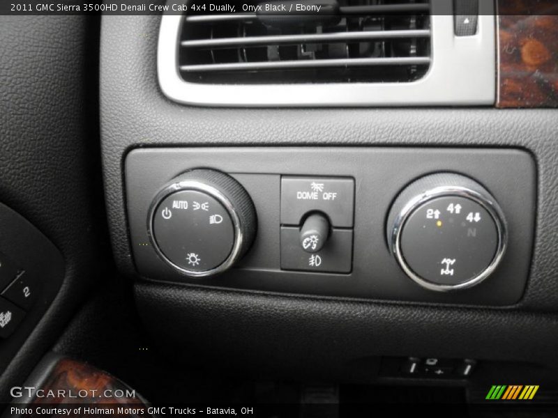 Onyx Black / Ebony 2011 GMC Sierra 3500HD Denali Crew Cab 4x4 Dually