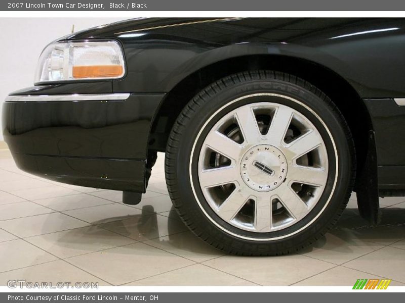  2007 Town Car Designer Wheel
