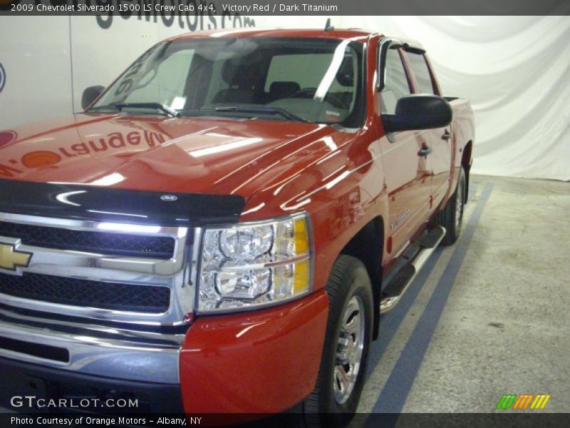 Victory Red / Dark Titanium 2009 Chevrolet Silverado 1500 LS Crew Cab 4x4