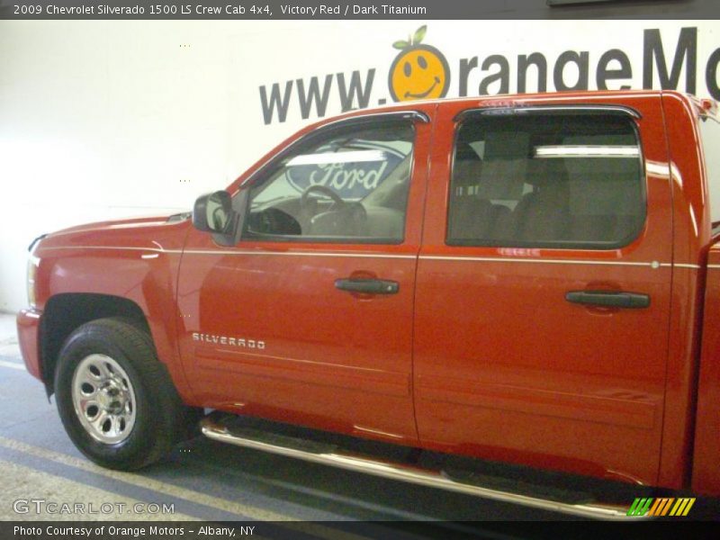 Victory Red / Dark Titanium 2009 Chevrolet Silverado 1500 LS Crew Cab 4x4