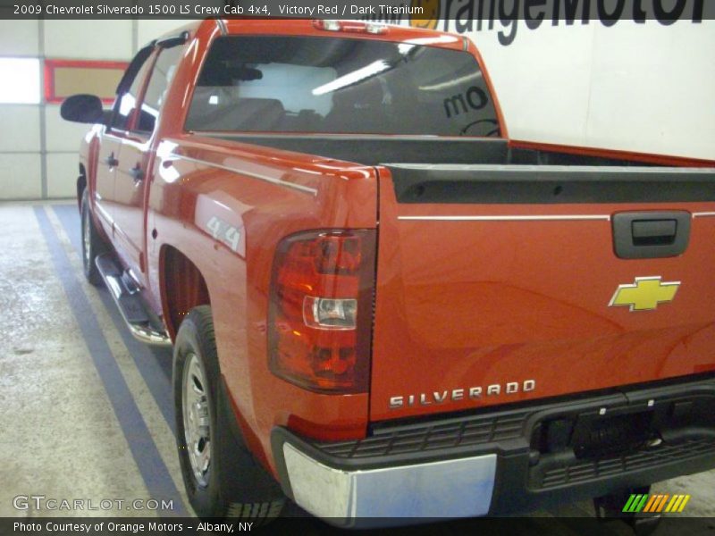 Victory Red / Dark Titanium 2009 Chevrolet Silverado 1500 LS Crew Cab 4x4