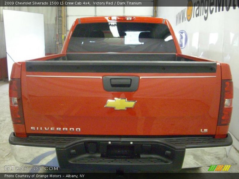 Victory Red / Dark Titanium 2009 Chevrolet Silverado 1500 LS Crew Cab 4x4