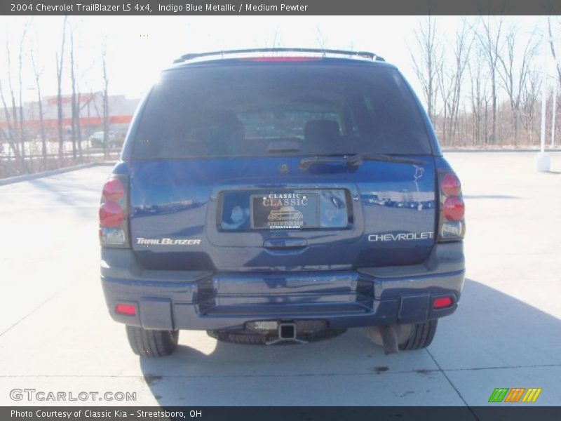 Indigo Blue Metallic / Medium Pewter 2004 Chevrolet TrailBlazer LS 4x4