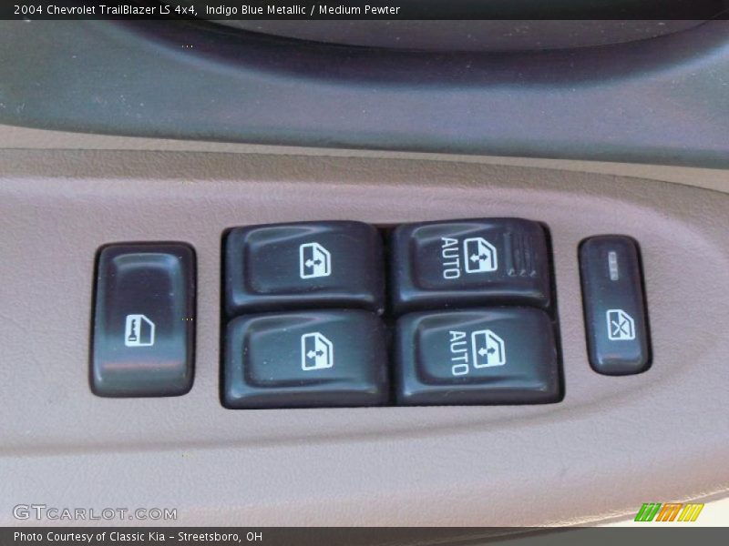 Indigo Blue Metallic / Medium Pewter 2004 Chevrolet TrailBlazer LS 4x4