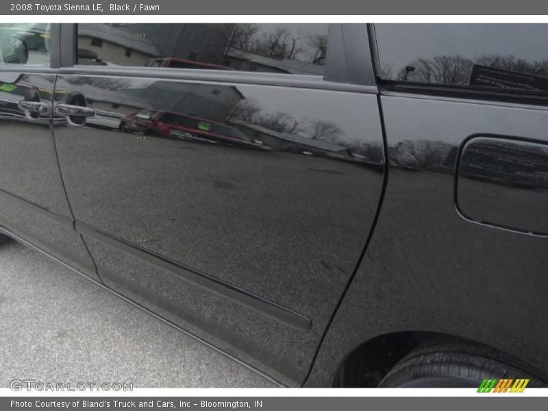 Black / Fawn 2008 Toyota Sienna LE