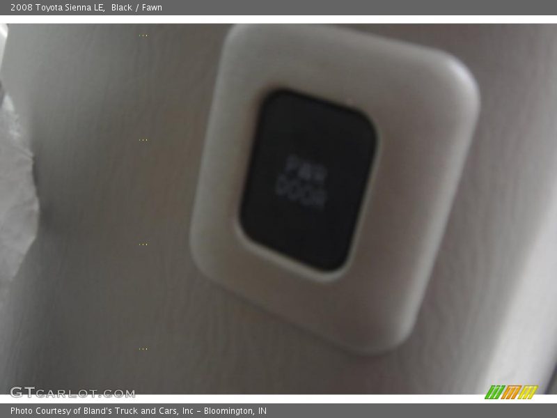 Black / Fawn 2008 Toyota Sienna LE