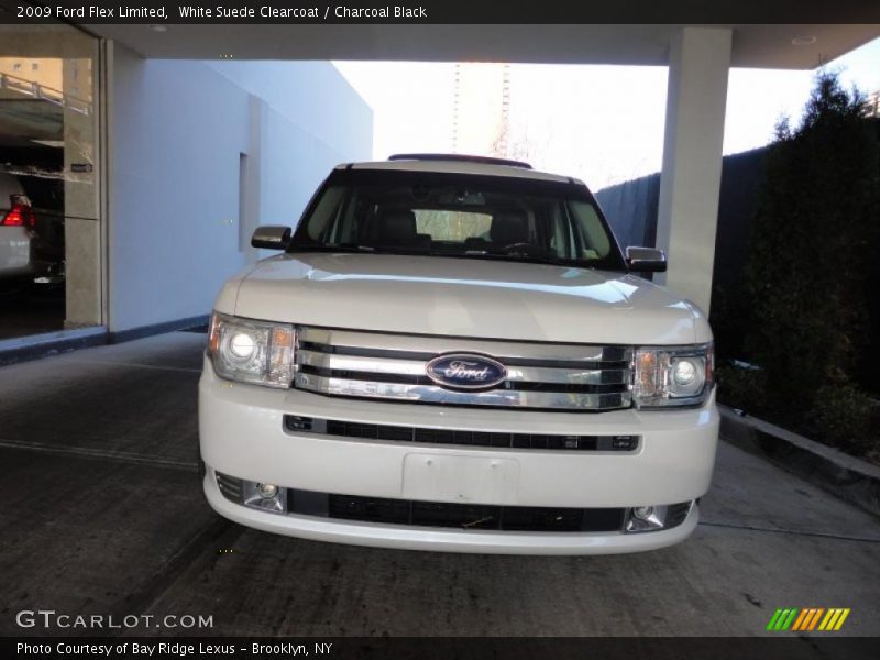 White Suede Clearcoat / Charcoal Black 2009 Ford Flex Limited