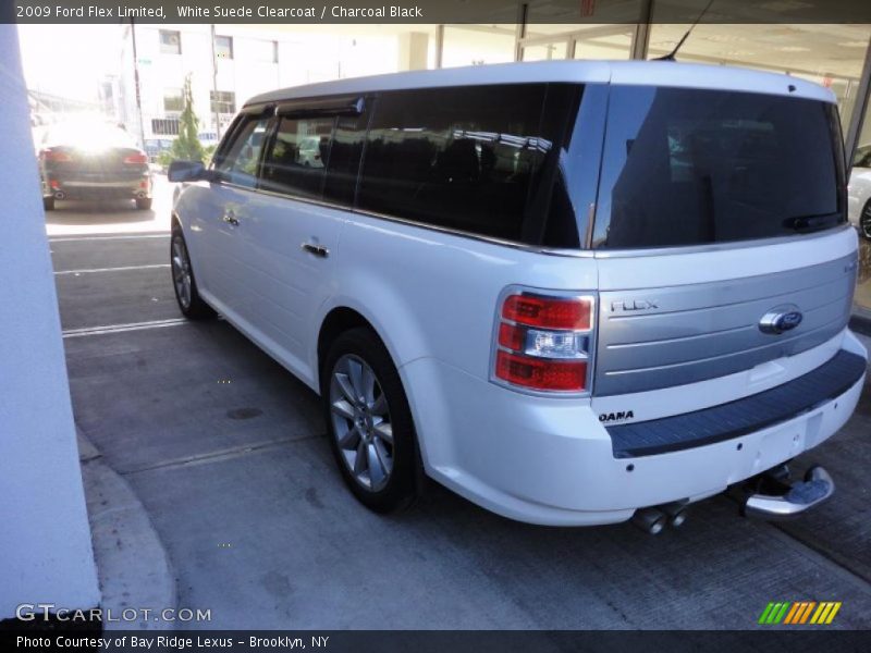 White Suede Clearcoat / Charcoal Black 2009 Ford Flex Limited