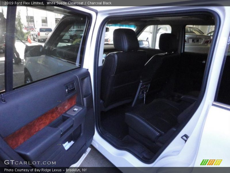 White Suede Clearcoat / Charcoal Black 2009 Ford Flex Limited