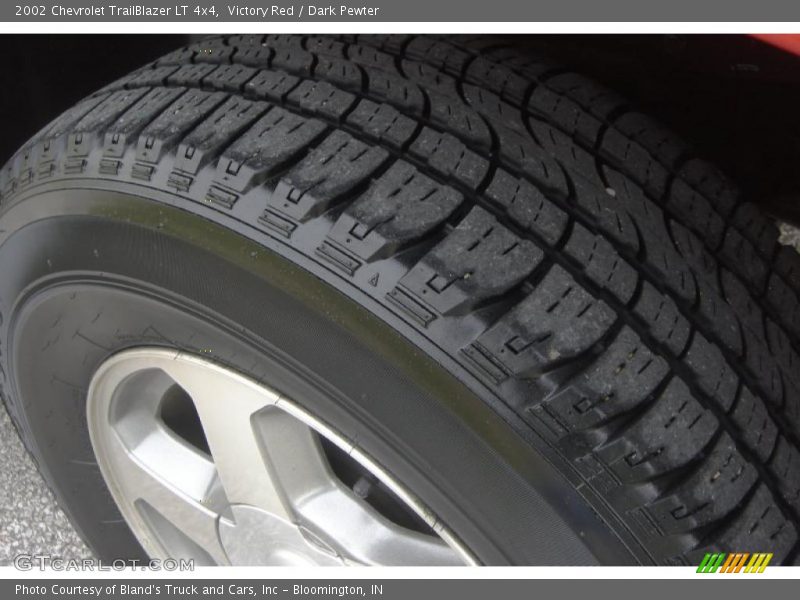 Victory Red / Dark Pewter 2002 Chevrolet TrailBlazer LT 4x4