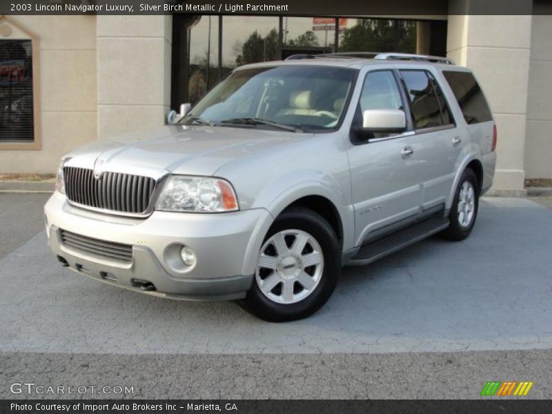 Silver Birch Metallic / Light Parchment 2003 Lincoln Navigator Luxury