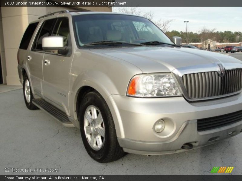 Silver Birch Metallic / Light Parchment 2003 Lincoln Navigator Luxury