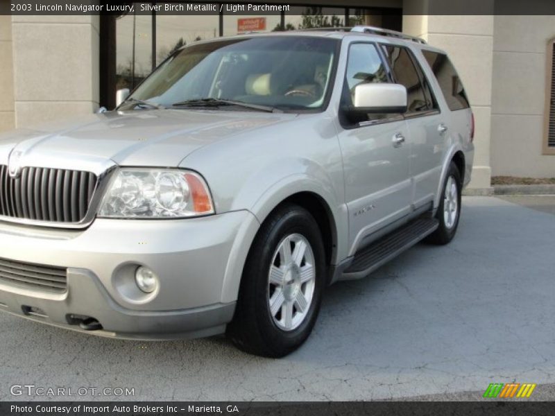 Silver Birch Metallic / Light Parchment 2003 Lincoln Navigator Luxury