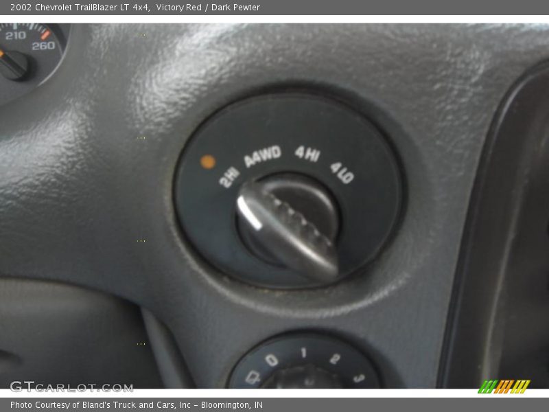 Victory Red / Dark Pewter 2002 Chevrolet TrailBlazer LT 4x4