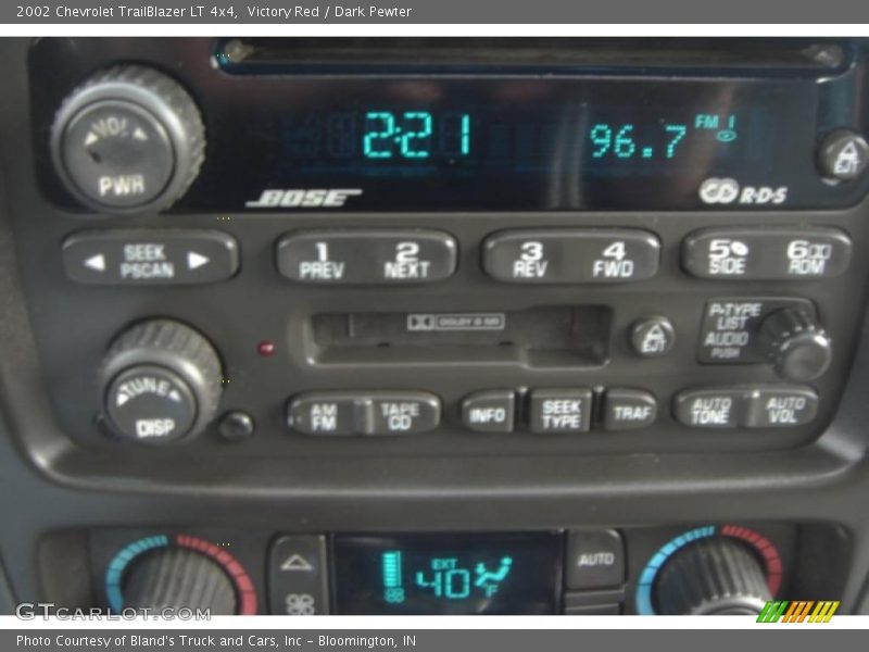 Victory Red / Dark Pewter 2002 Chevrolet TrailBlazer LT 4x4