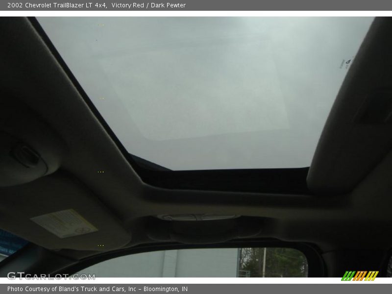 Victory Red / Dark Pewter 2002 Chevrolet TrailBlazer LT 4x4