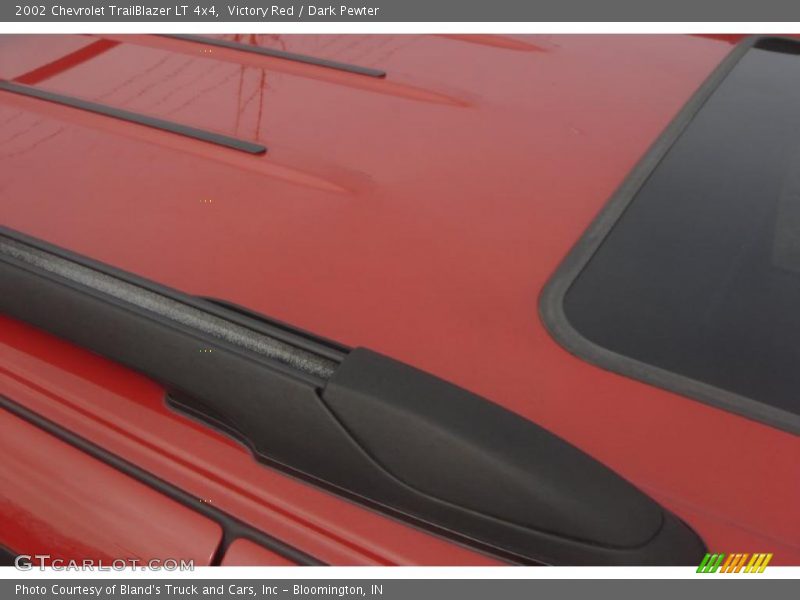 Victory Red / Dark Pewter 2002 Chevrolet TrailBlazer LT 4x4