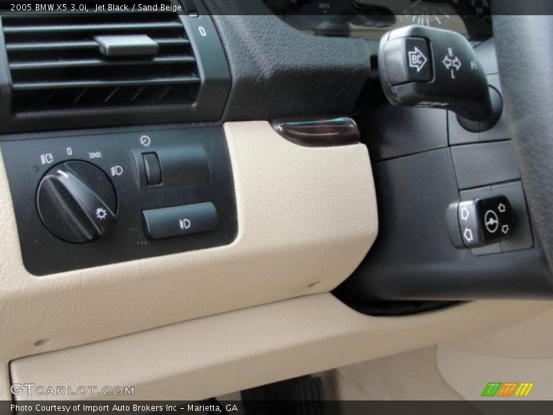 Jet Black / Sand Beige 2005 BMW X5 3.0i