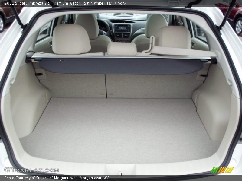  2011 Impreza 2.5i Premium Wagon Trunk