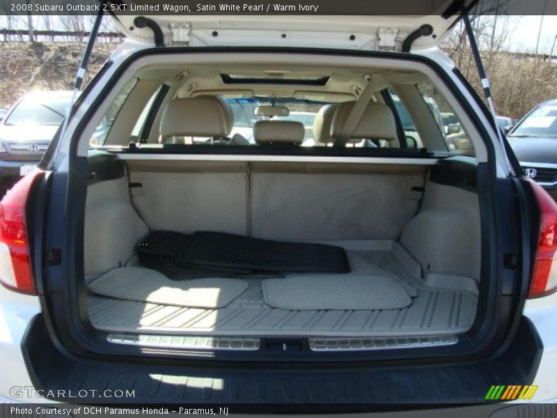  2008 Outback 2.5XT Limited Wagon Trunk
