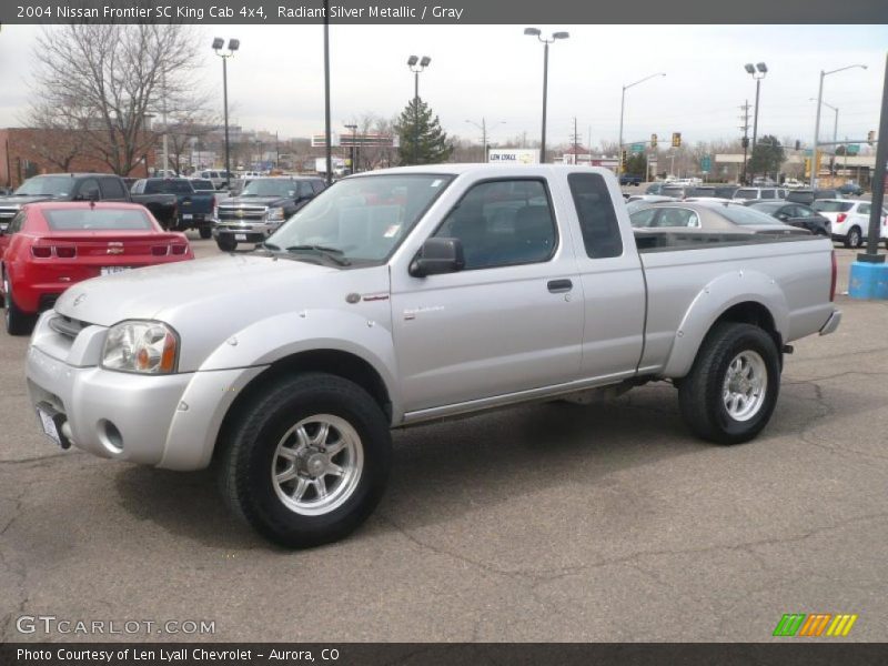 Front 3/4 View of 2004 Frontier SC King Cab 4x4