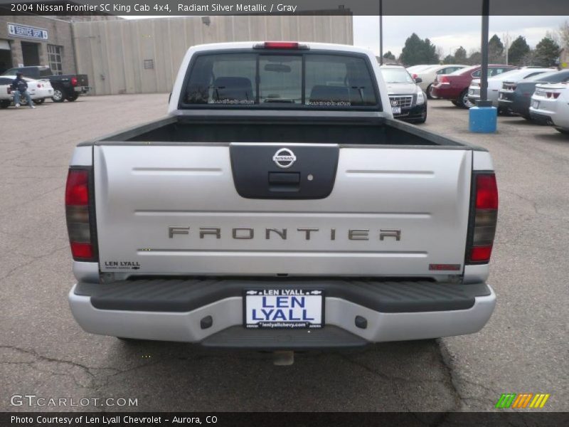 Radiant Silver Metallic / Gray 2004 Nissan Frontier SC King Cab 4x4