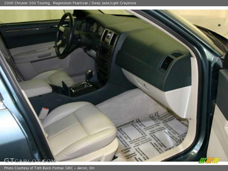 Magnesium Pearlcoat / Deep Jade/Light Graystone 2006 Chrysler 300 Touring