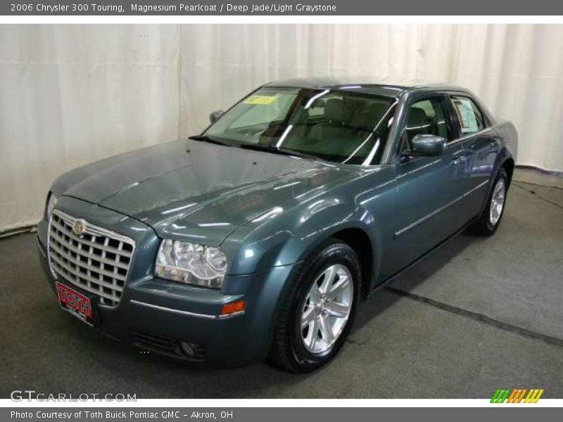 Front 3/4 View of 2006 300 Touring