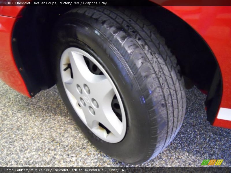 Victory Red / Graphite Gray 2003 Chevrolet Cavalier Coupe