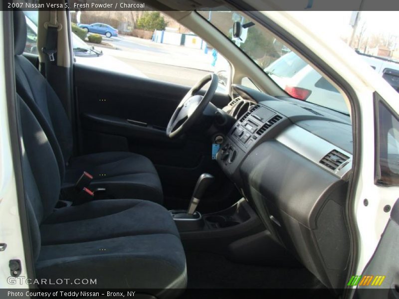 Fresh Powder / Charcoal 2007 Nissan Versa S