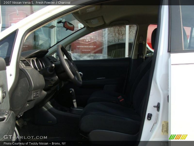 Fresh Powder / Charcoal 2007 Nissan Versa S