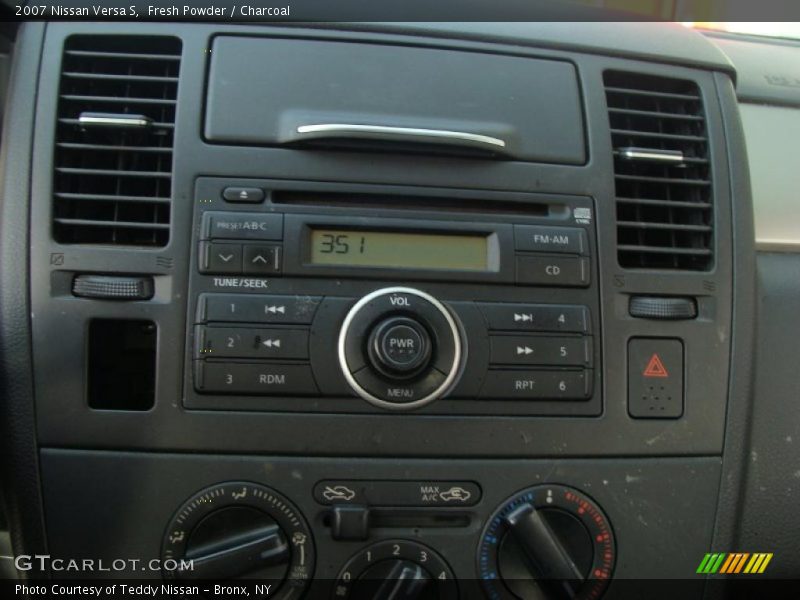 Fresh Powder / Charcoal 2007 Nissan Versa S