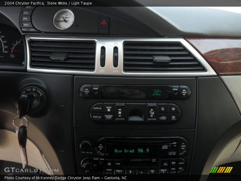 Stone White / Light Taupe 2004 Chrysler Pacifica