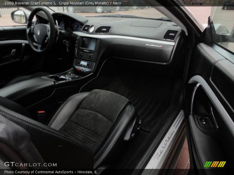  2009 GranTurismo S Nero Interior