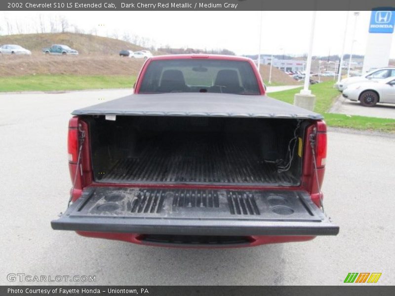 Dark Cherry Red Metallic / Medium Gray 2002 Chevrolet S10 LS Extended Cab