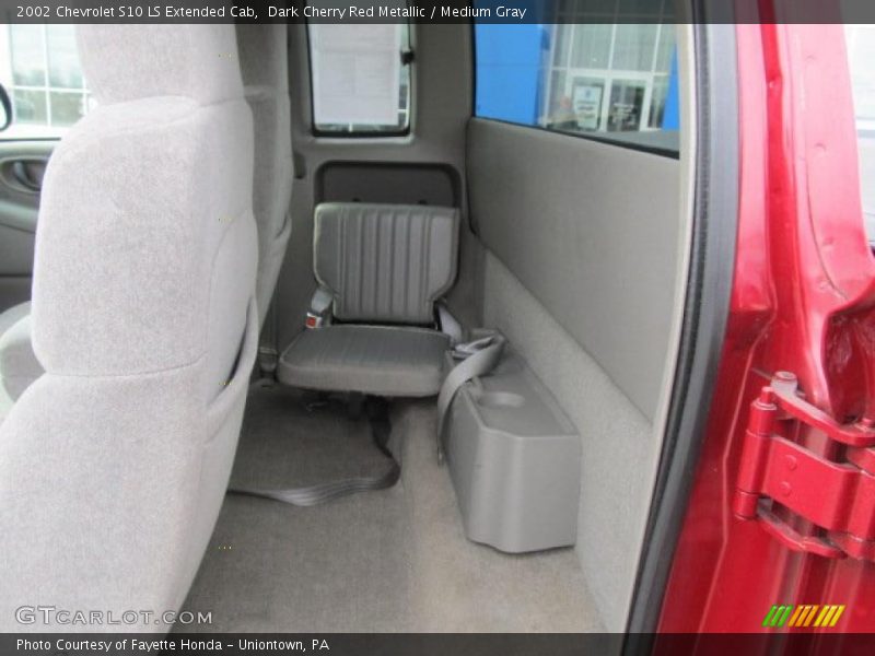 Dark Cherry Red Metallic / Medium Gray 2002 Chevrolet S10 LS Extended Cab