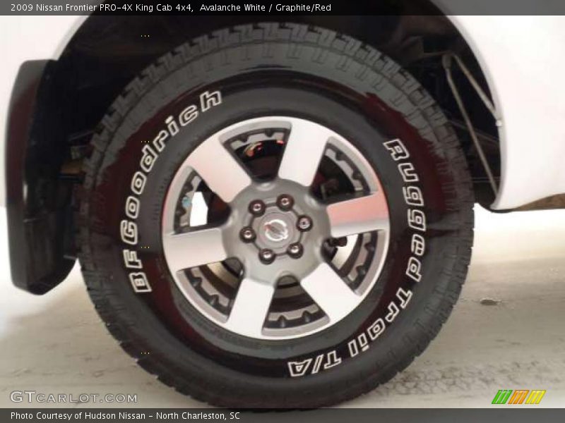 Avalanche White / Graphite/Red 2009 Nissan Frontier PRO-4X King Cab 4x4