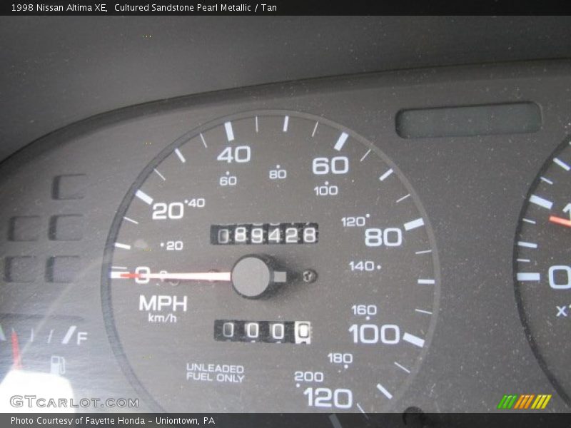 Cultured Sandstone Pearl Metallic / Tan 1998 Nissan Altima XE