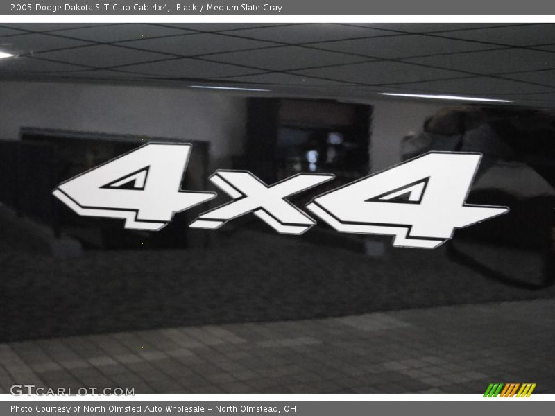 Black / Medium Slate Gray 2005 Dodge Dakota SLT Club Cab 4x4