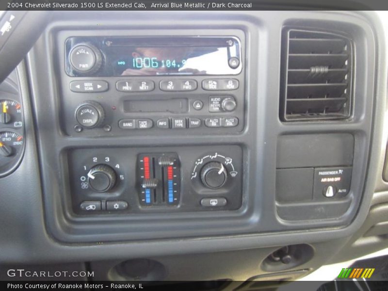 Arrival Blue Metallic / Dark Charcoal 2004 Chevrolet Silverado 1500 LS Extended Cab