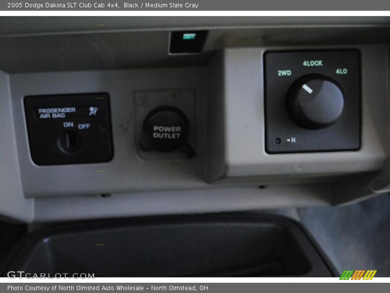 Black / Medium Slate Gray 2005 Dodge Dakota SLT Club Cab 4x4